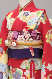7歳女児伝統和装アップ.png