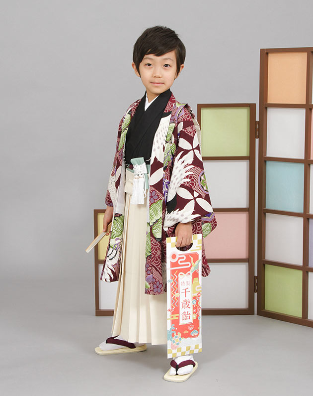 「七五三は千歳飴と一緒に記念撮影」はスタジオマリオで！