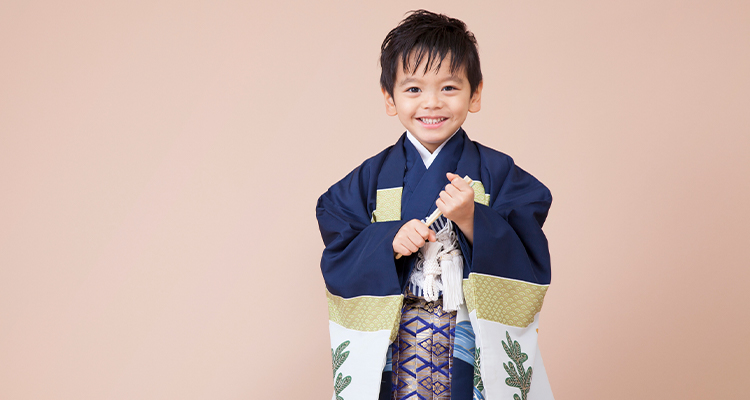 【七五三の撮影】写真館がお得？撮影のタイミングや七五三の費用を抑えるコツ