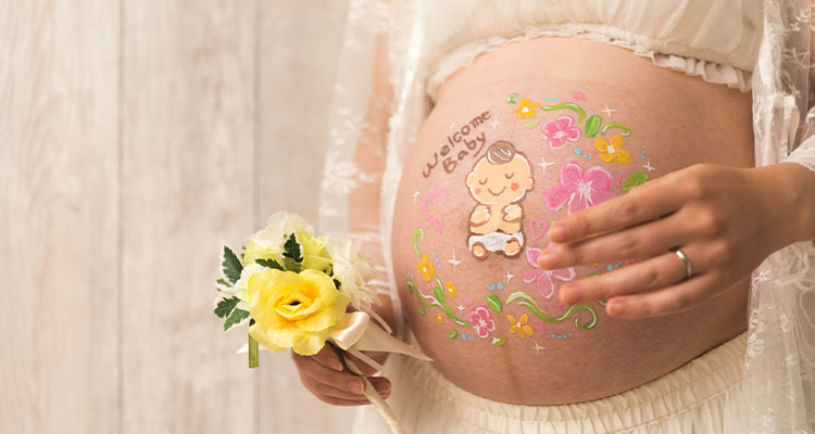 マタニティペイントを妊娠中の思い出に｜3つの方法とペイントの残し方