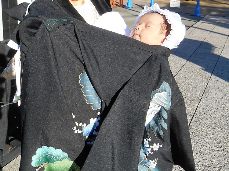 赤ちゃんの服装：和装・洋装の選び方